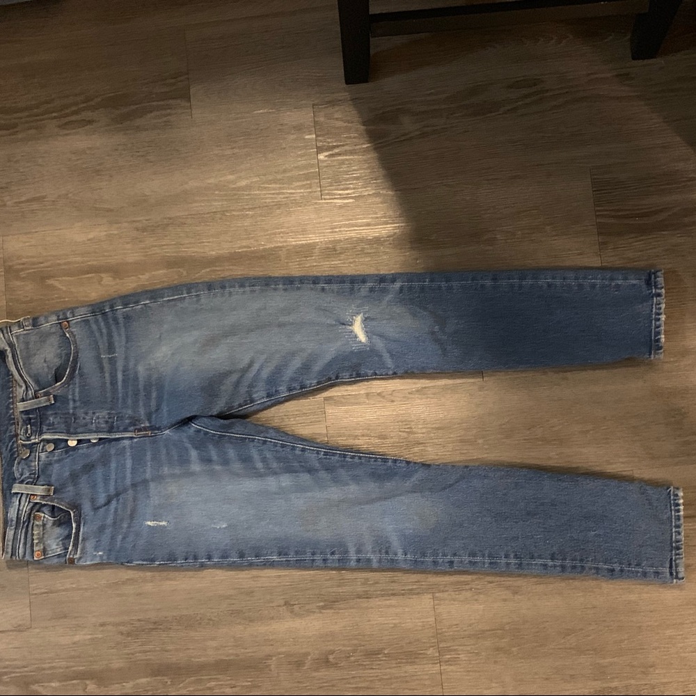 Levi 501 S Distressed Jean